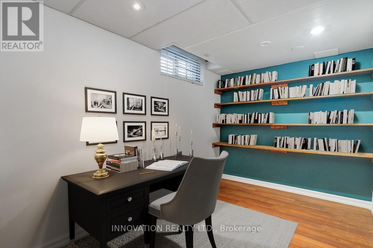 1645 Du Sommet Place
