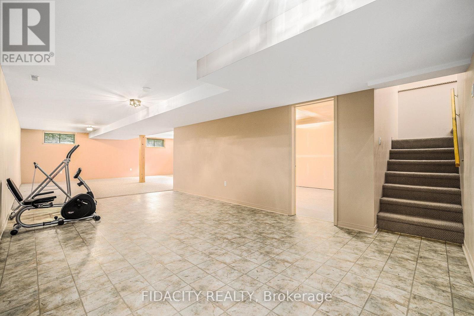 616 Clothier Street E