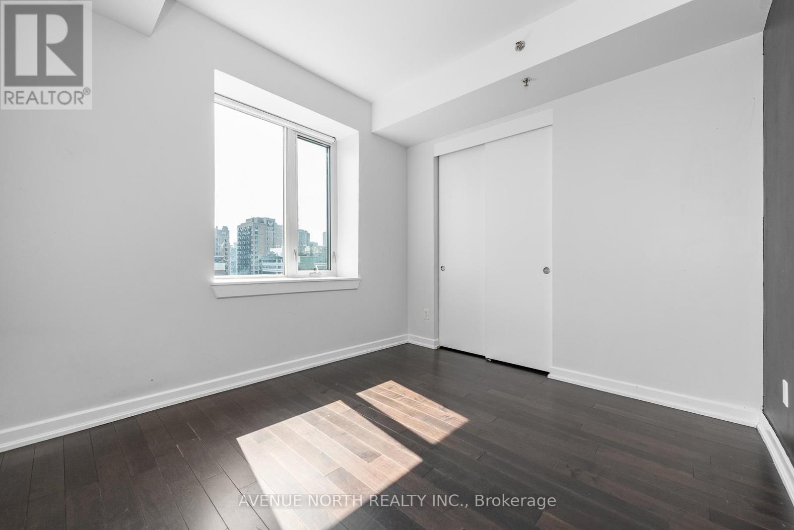 1109 - 300 Lisgar Street