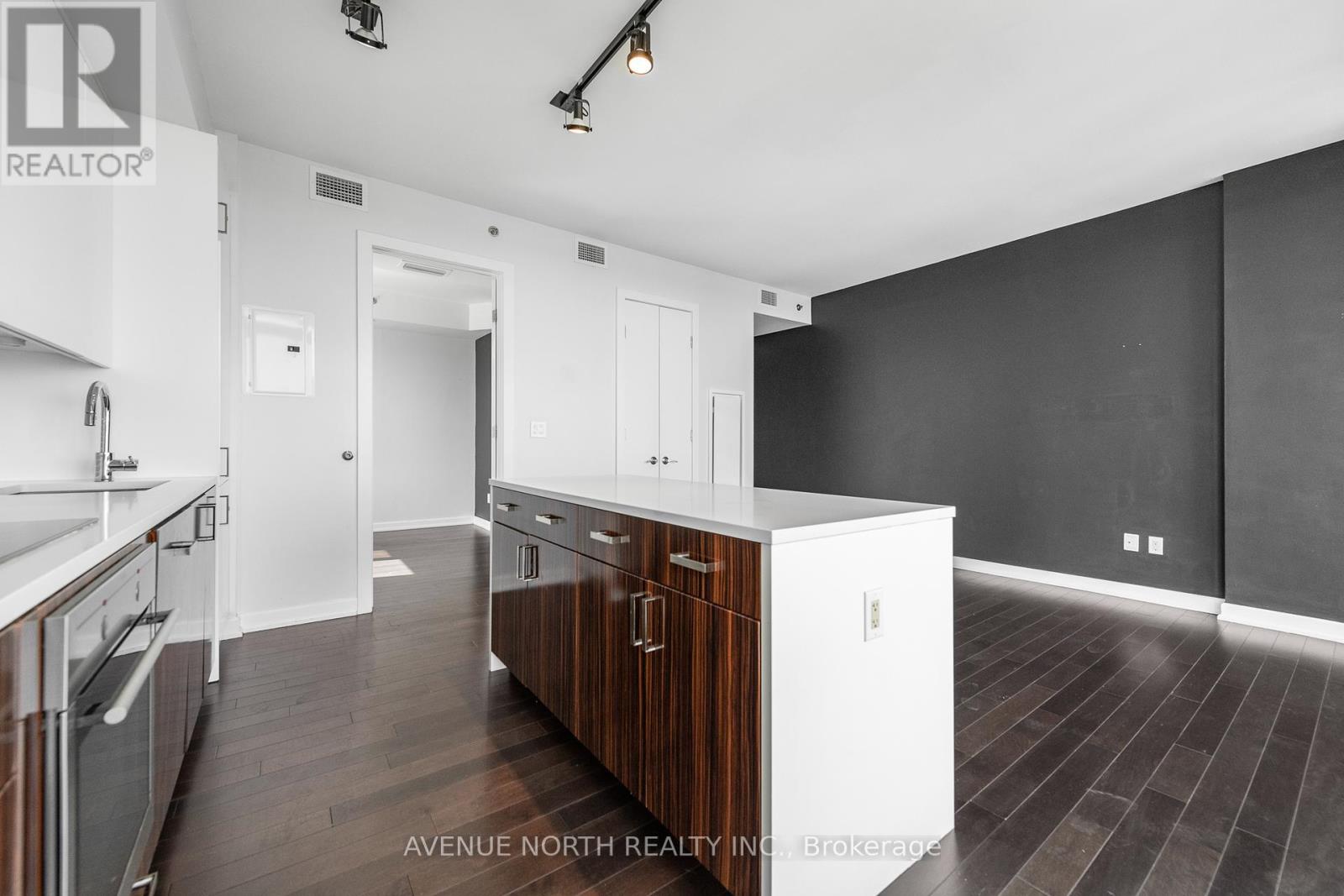 1109 - 300 Lisgar Street