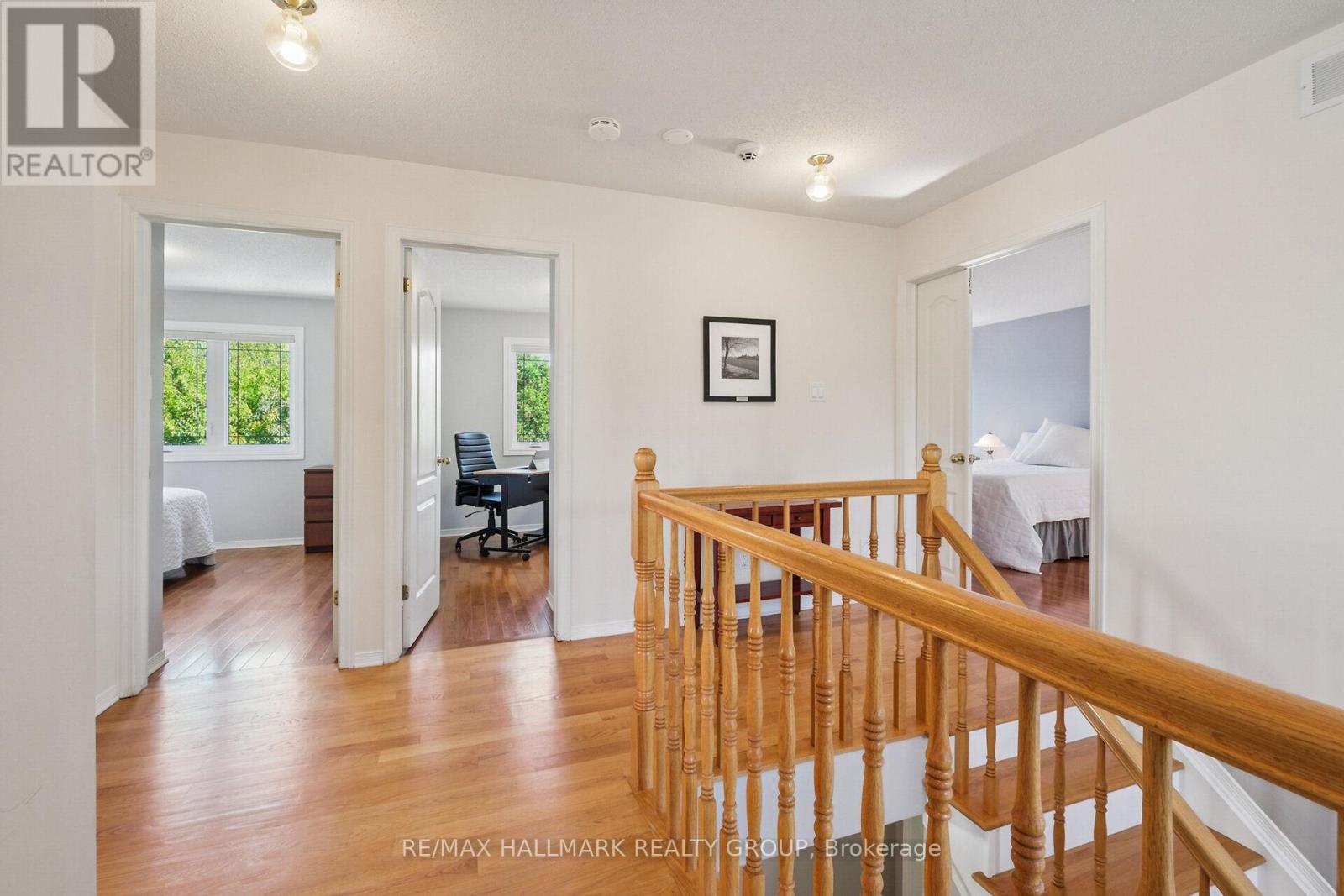 3034 Courtyard Crescent