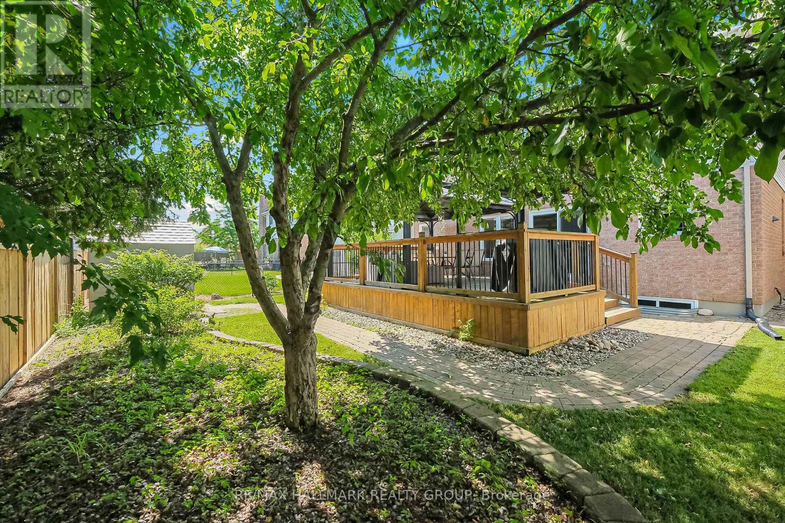 3034 Courtyard Crescent