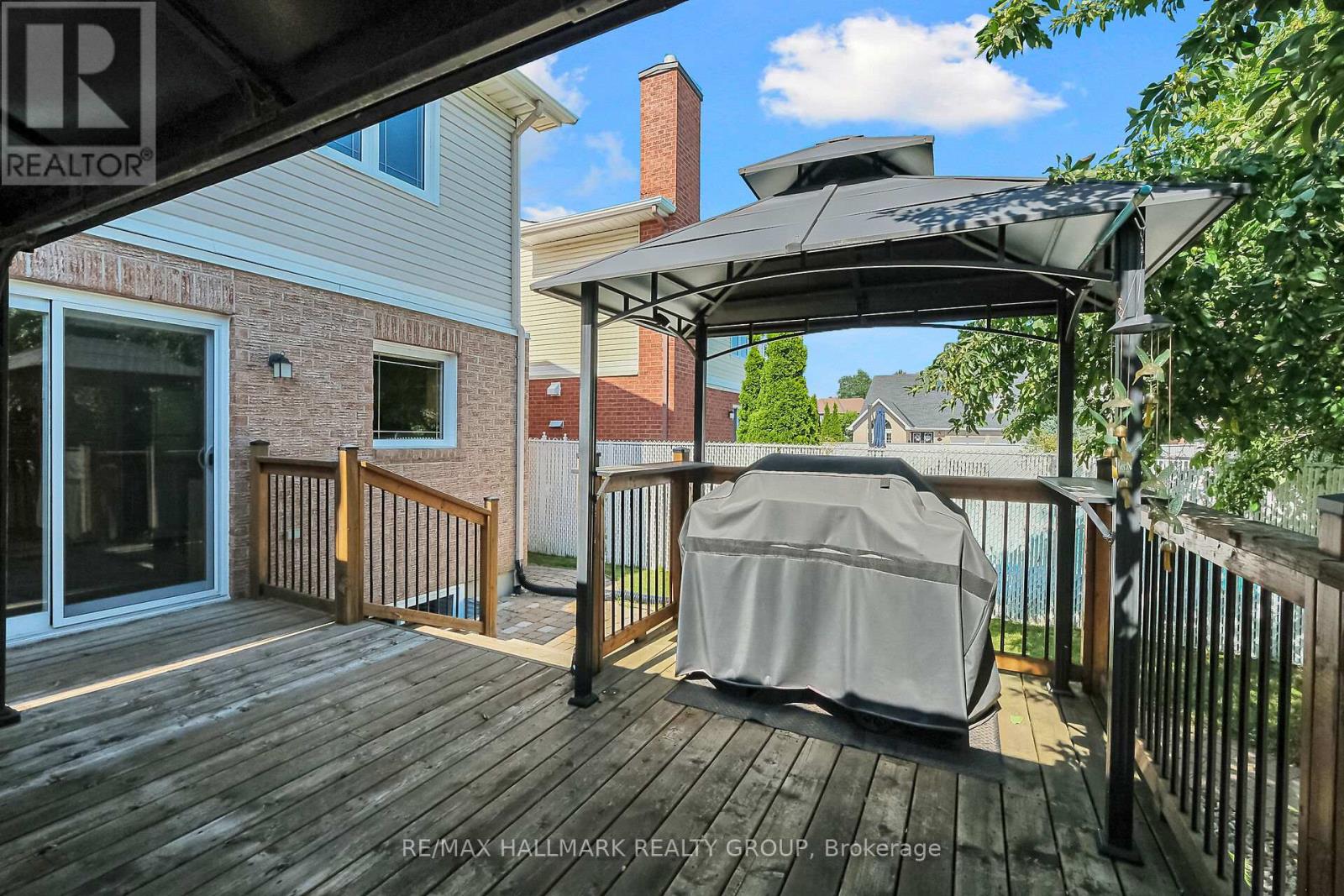 3034 Courtyard Crescent