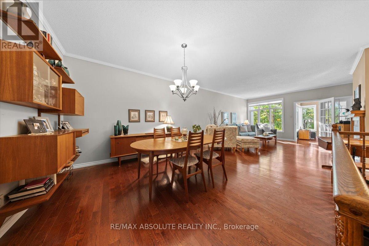 8 Pine Needles Court
