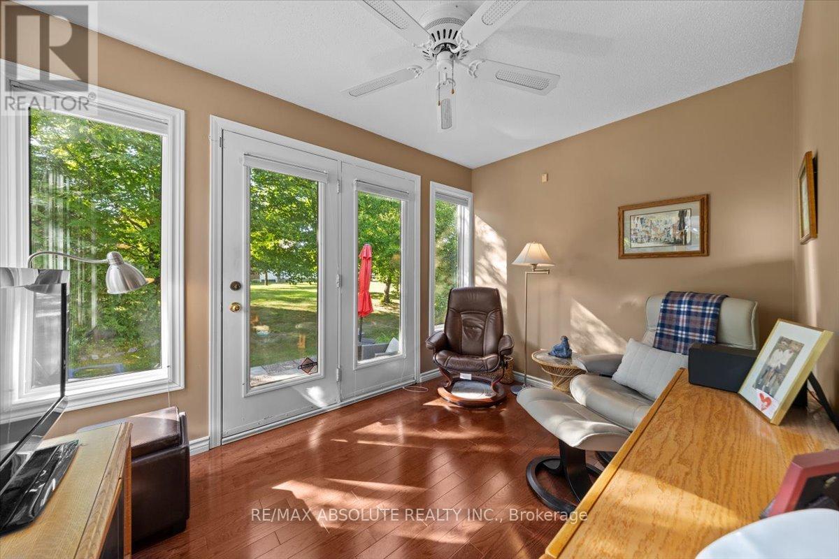 8 Pine Needles Court