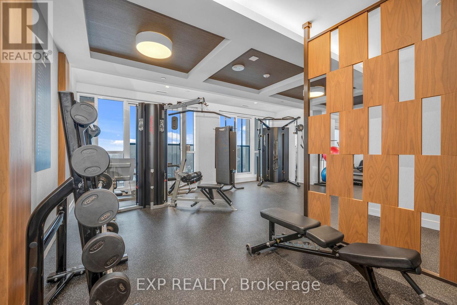 421 - 560 Rideau Street