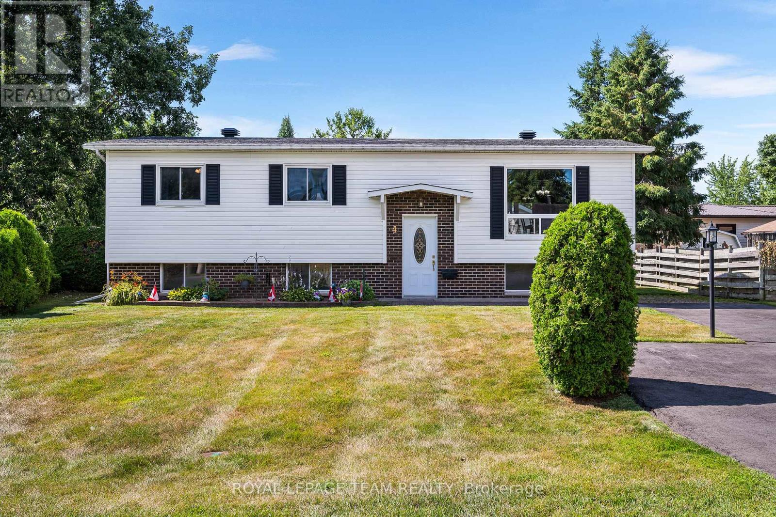 4 Dowdall Crescent