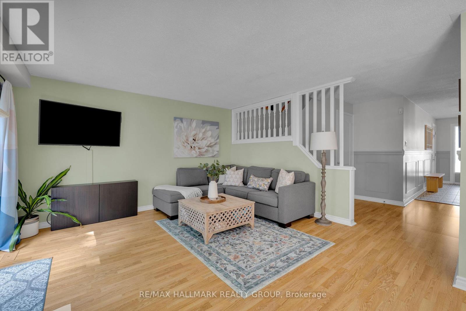 1162 D'erable Place