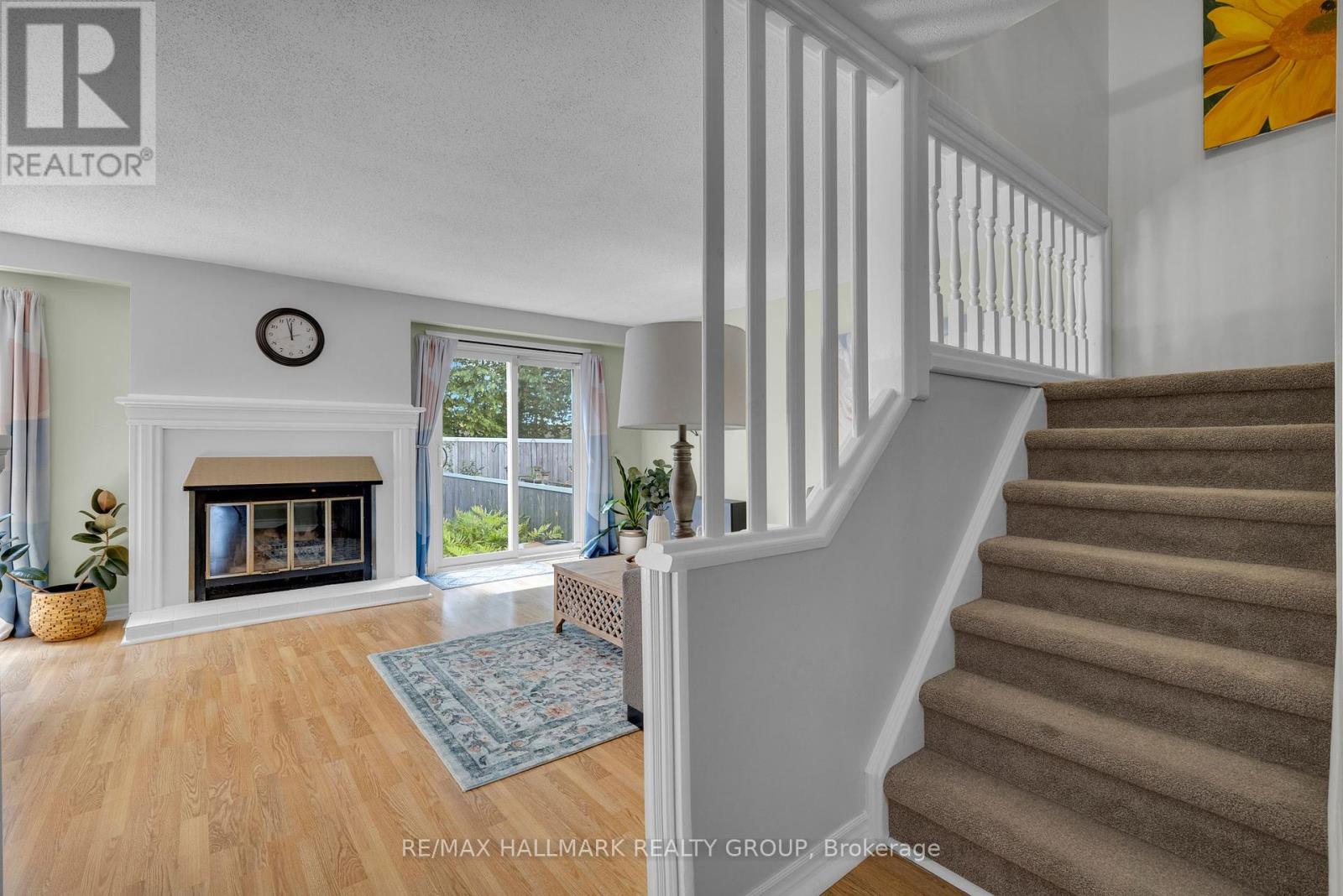 1162 D'erable Place