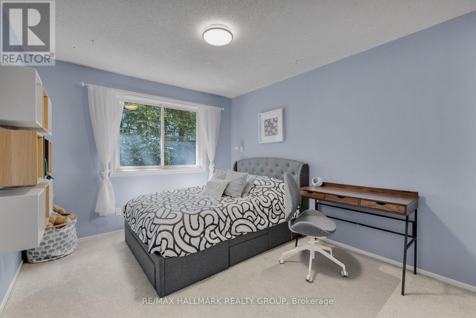 1162 D'erable Place