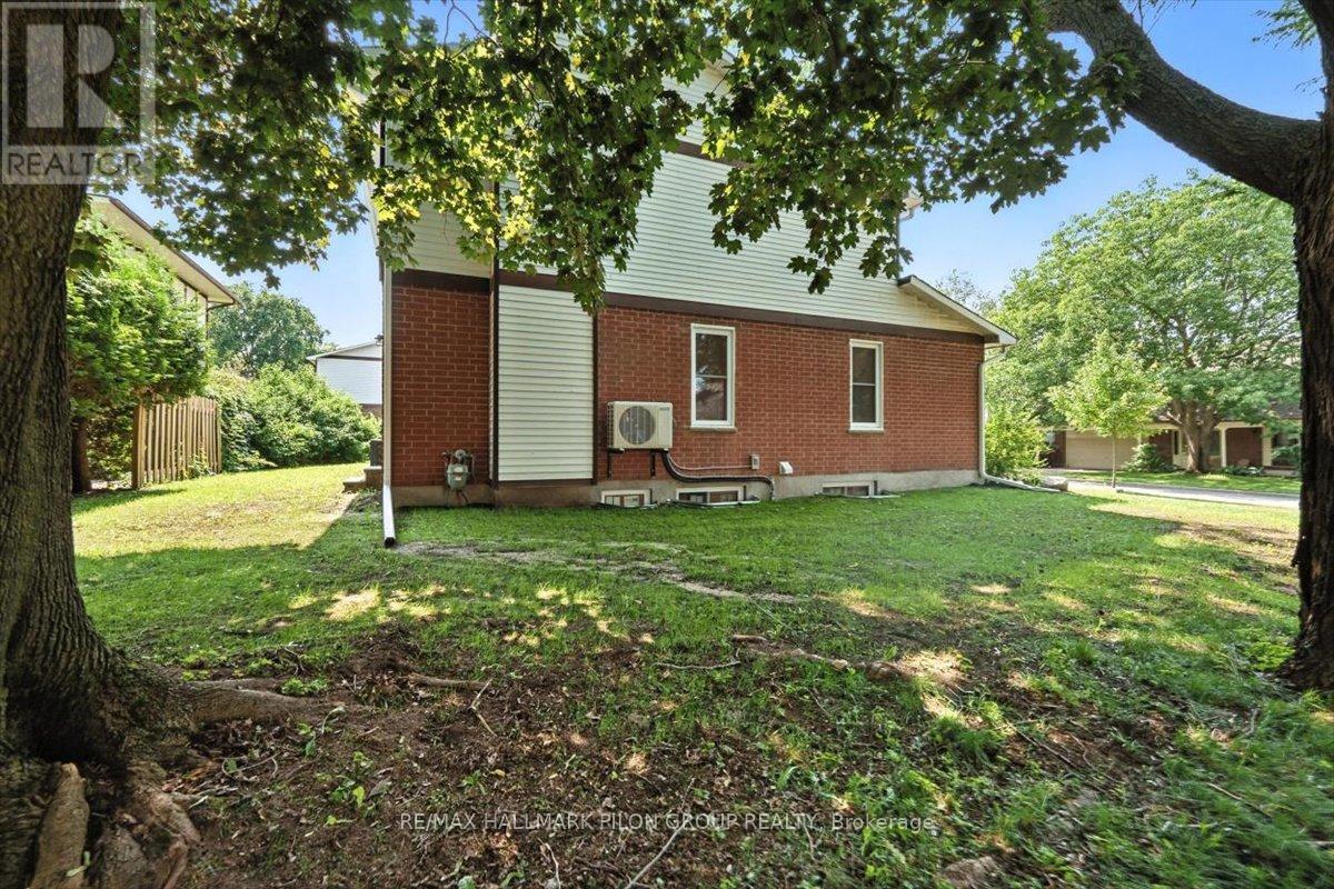 126 Hawk Crescent