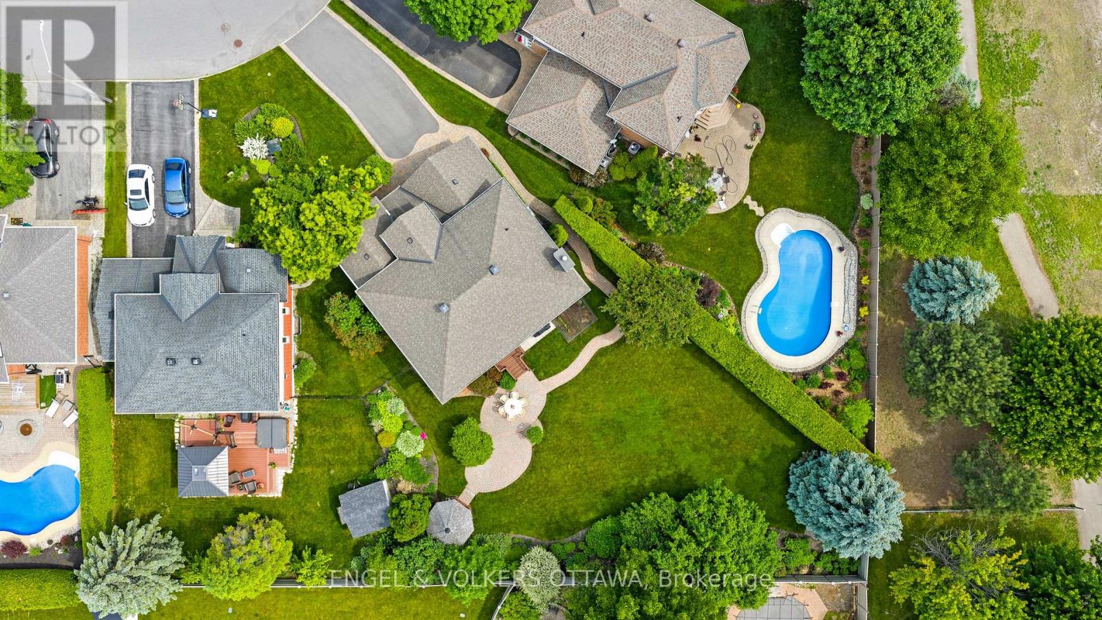 804 Covehead Crescent