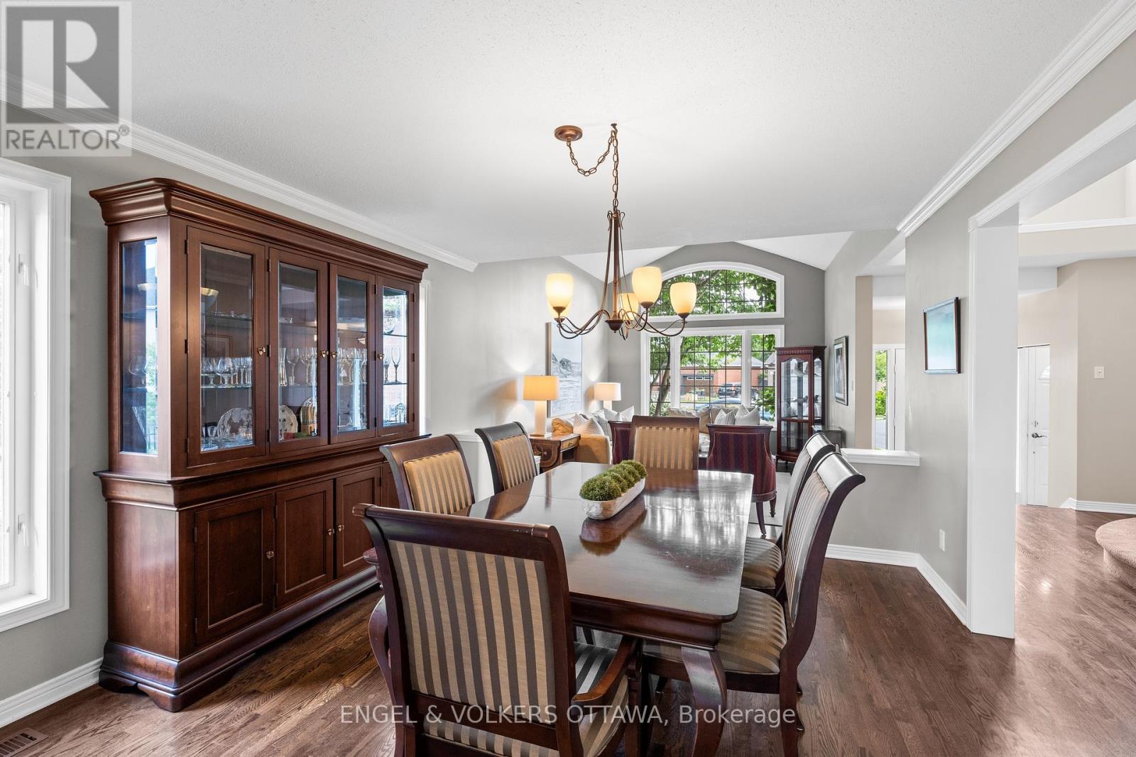 804 Covehead Crescent