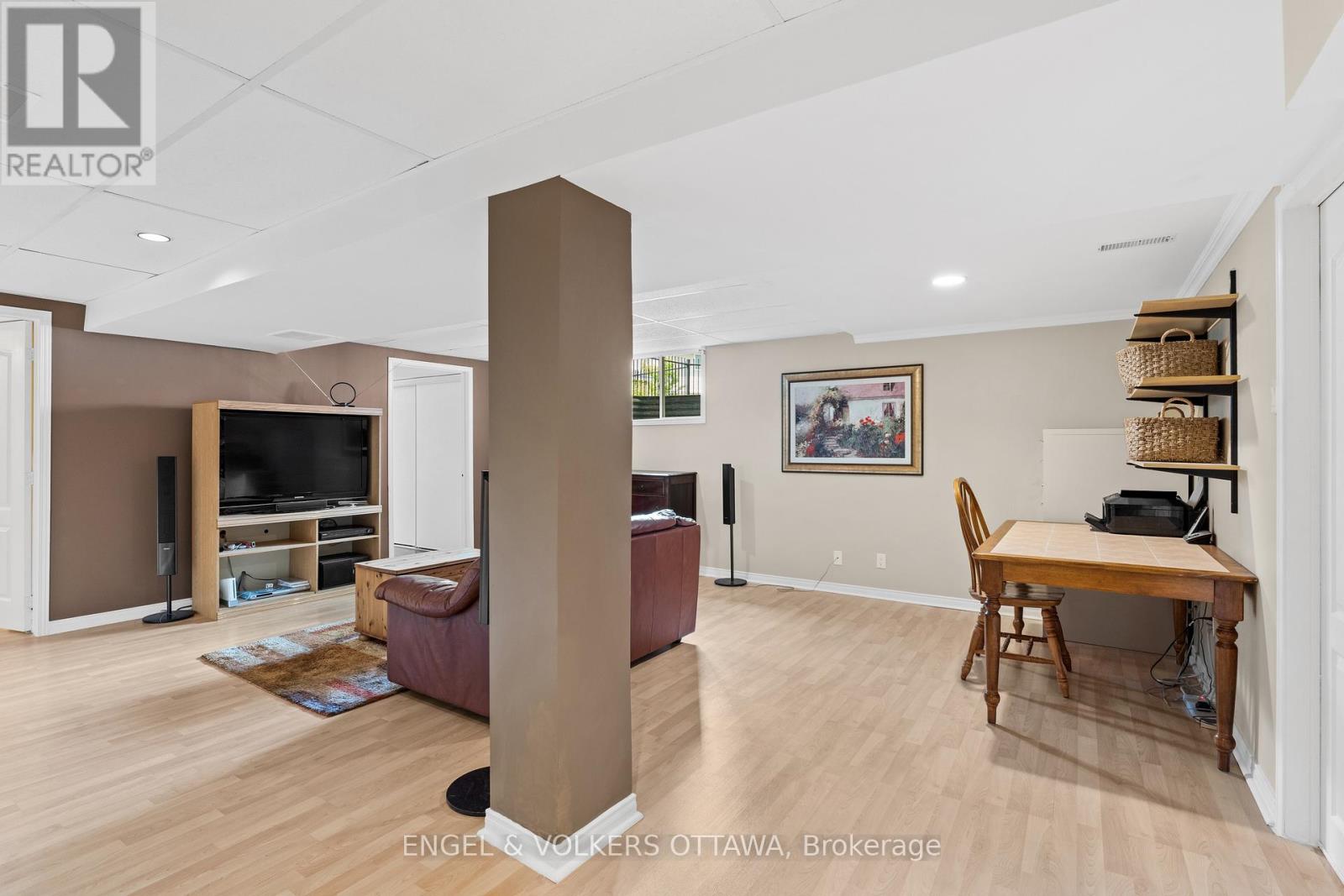 804 Covehead Crescent