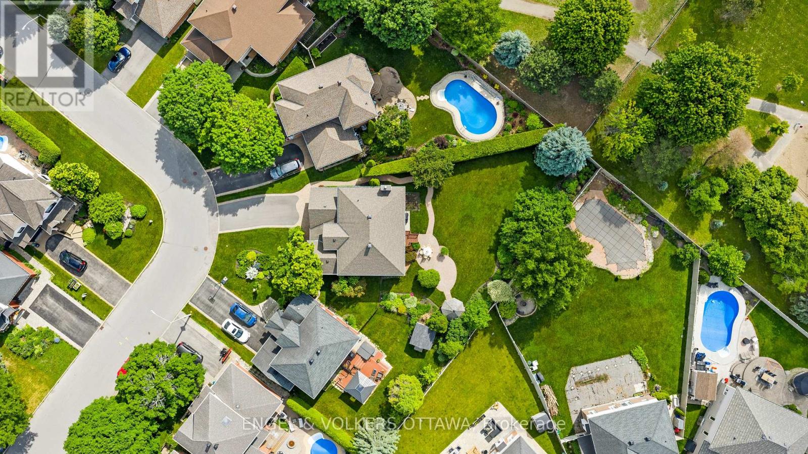 804 Covehead Crescent