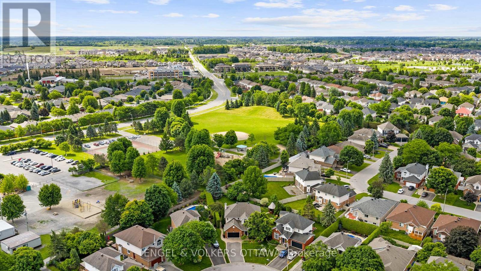 804 Covehead Crescent