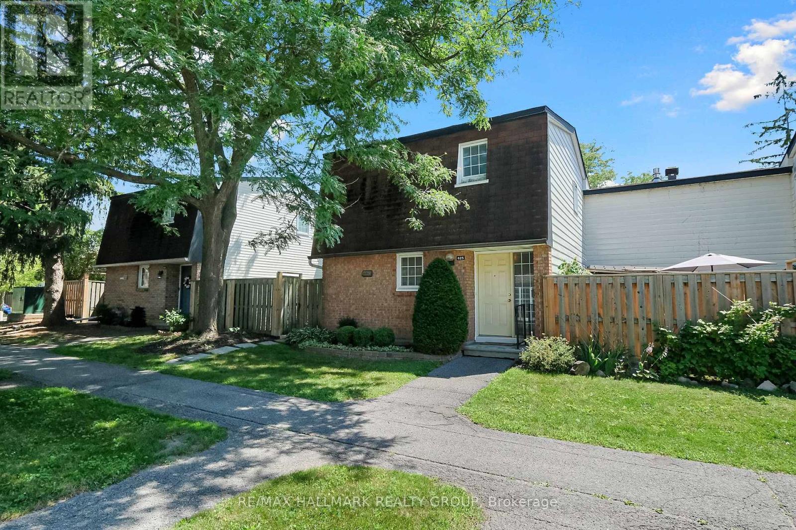 625 Trelawny Private