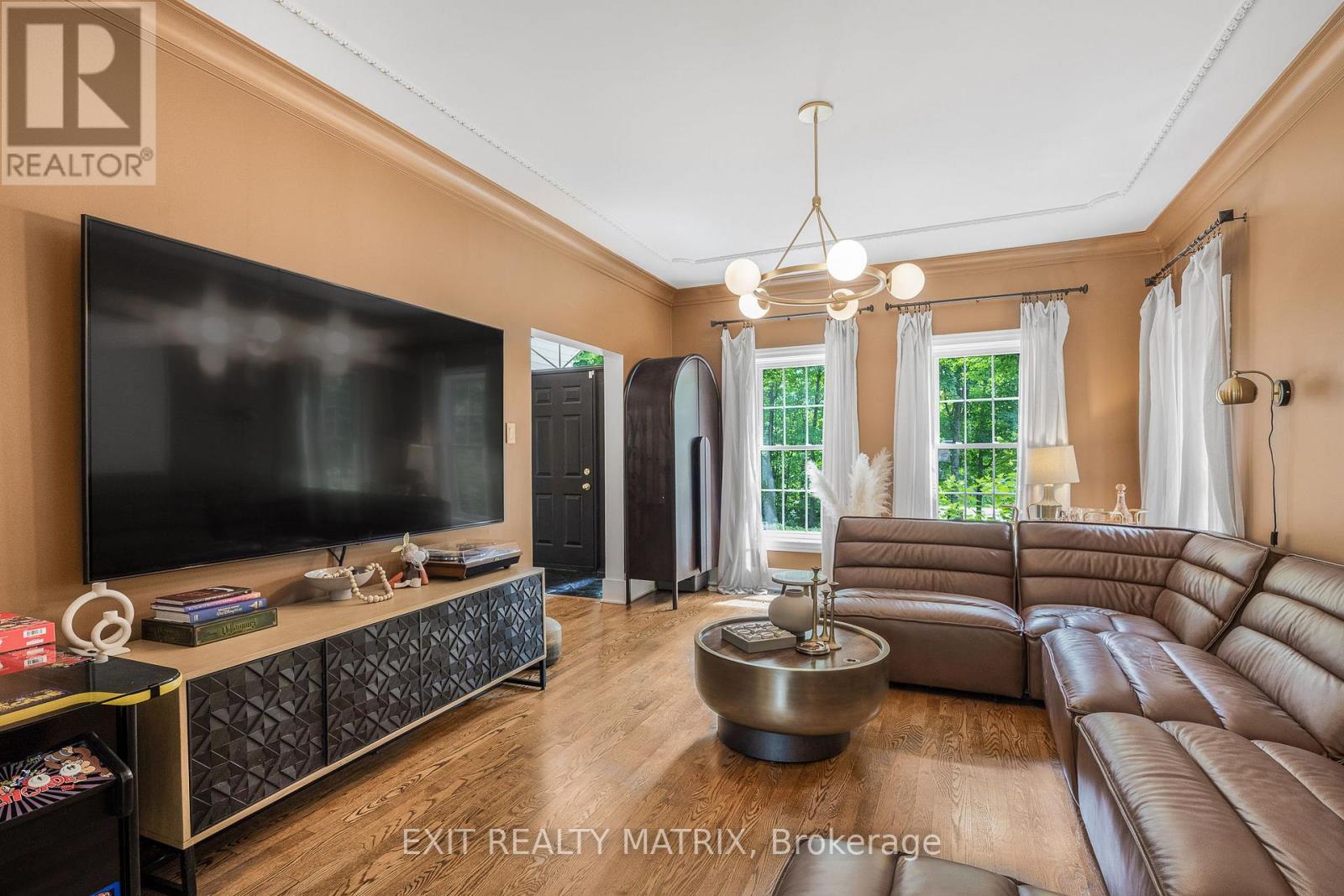 1271 Georges Vanier Drive
