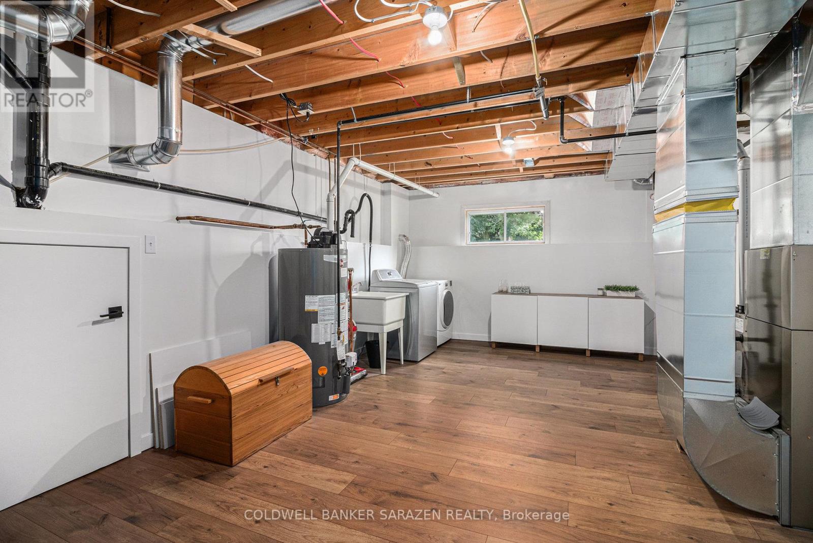 8986 Clelland Way