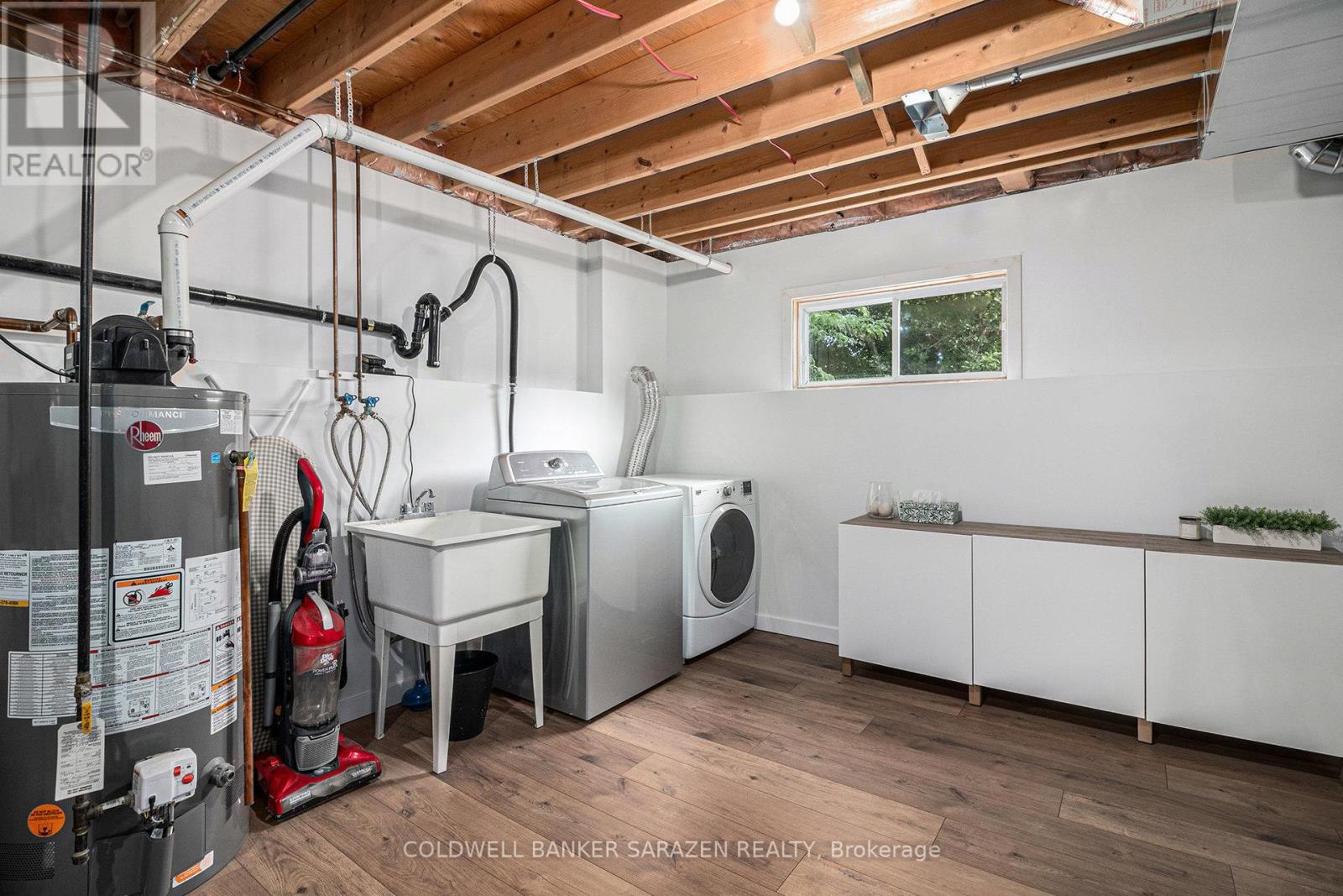 8986 Clelland Way