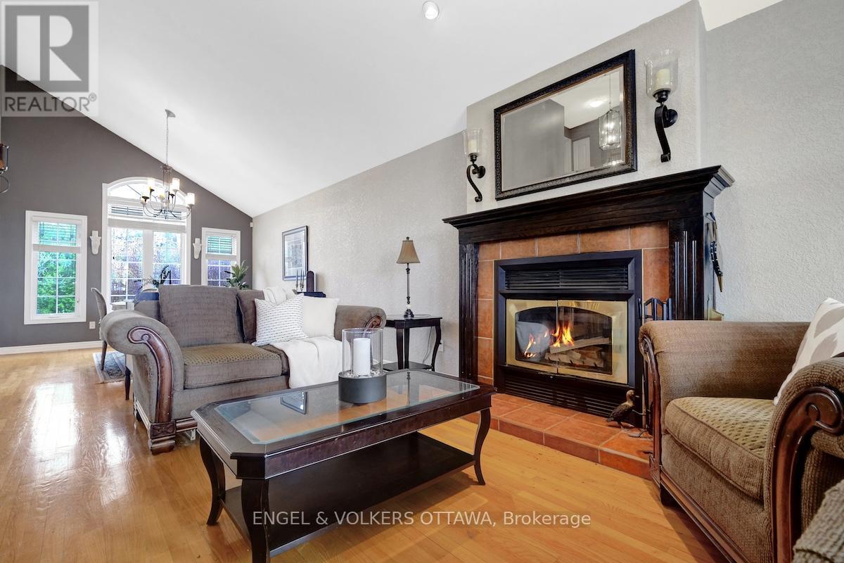 59 Frontenac Boulevard