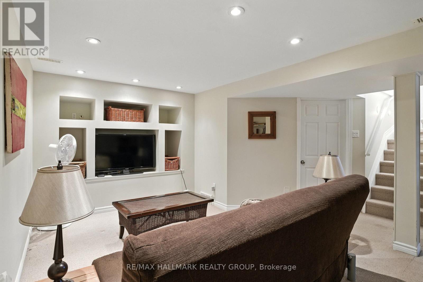 487 Wolffdale Crescent