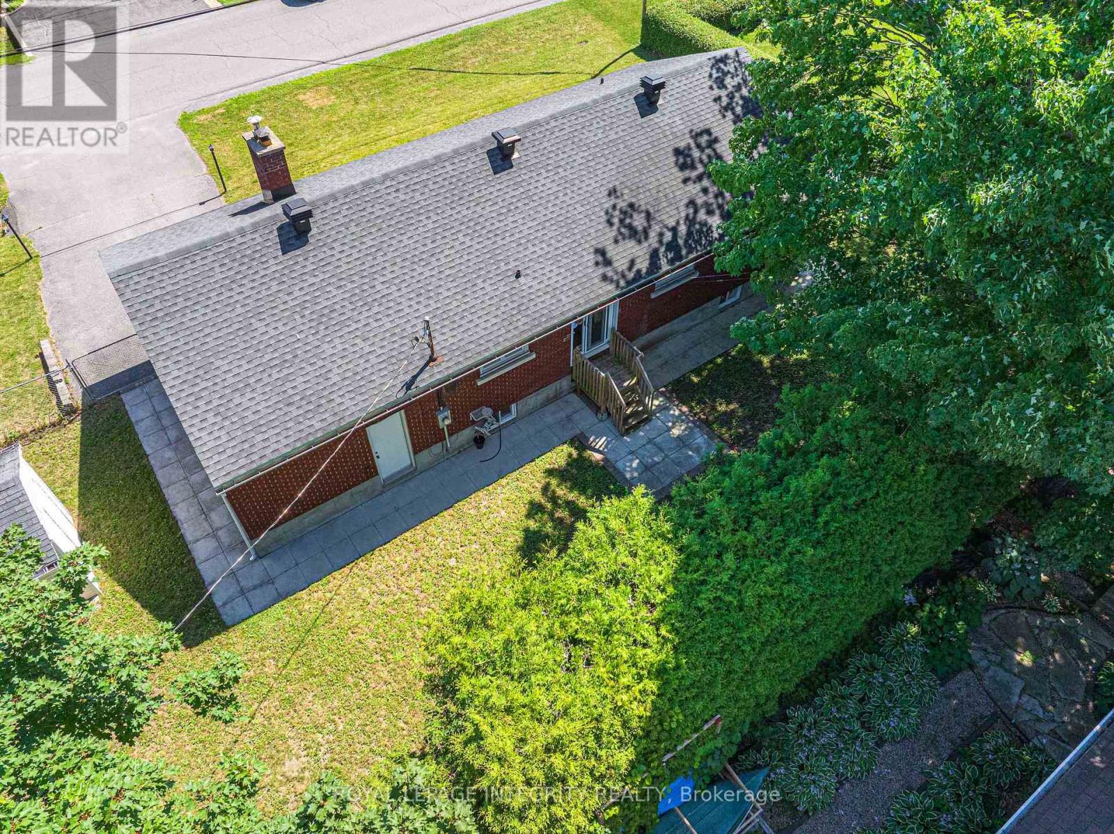 18 Sullivan Avenue