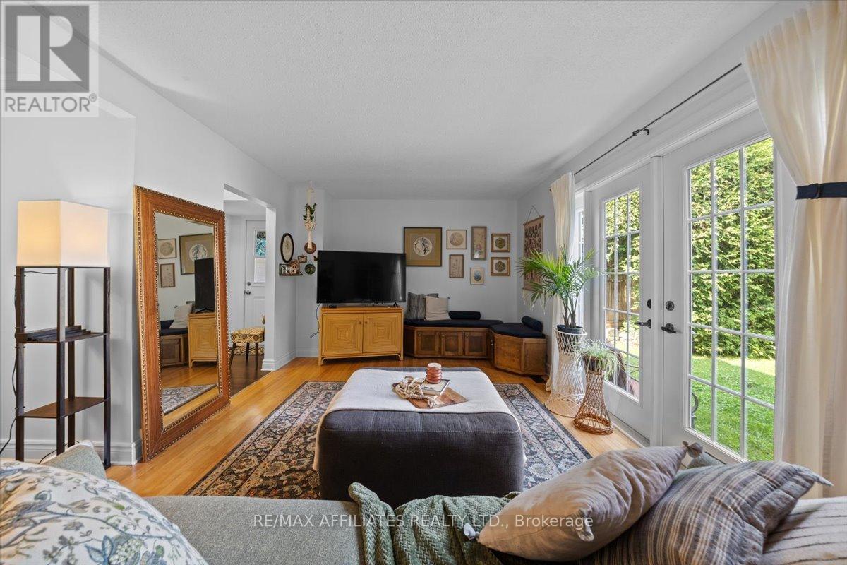 2530 Autumn Hill Crescent