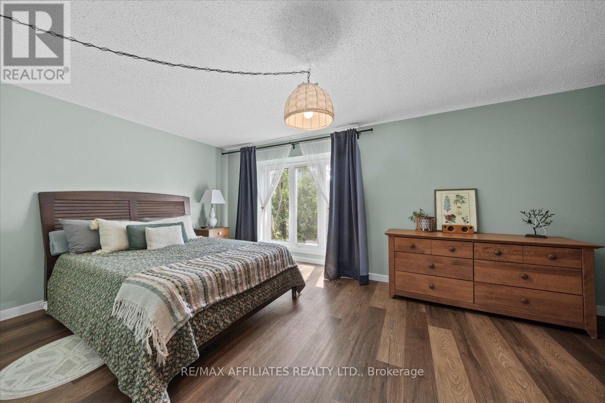 2530 Autumn Hill Crescent