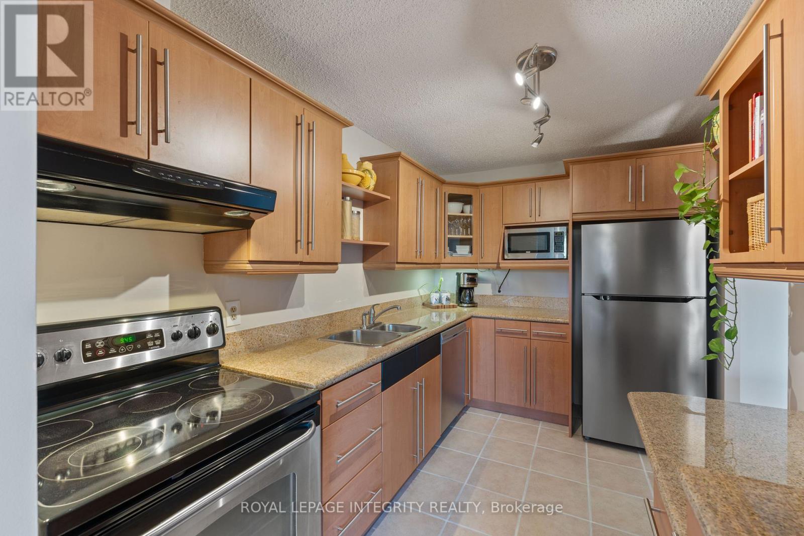 303 - 665 Bathgate Drive