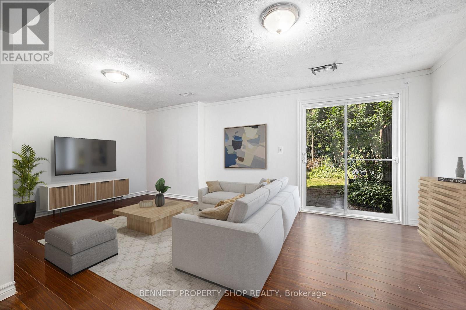64 Shearer Crescent