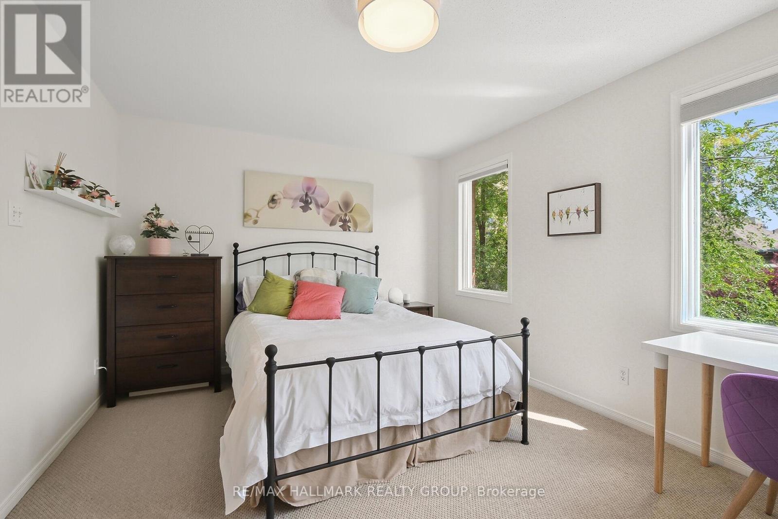 9 Radstock Private