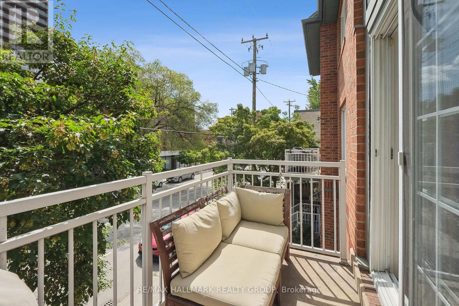 9 Radstock Private