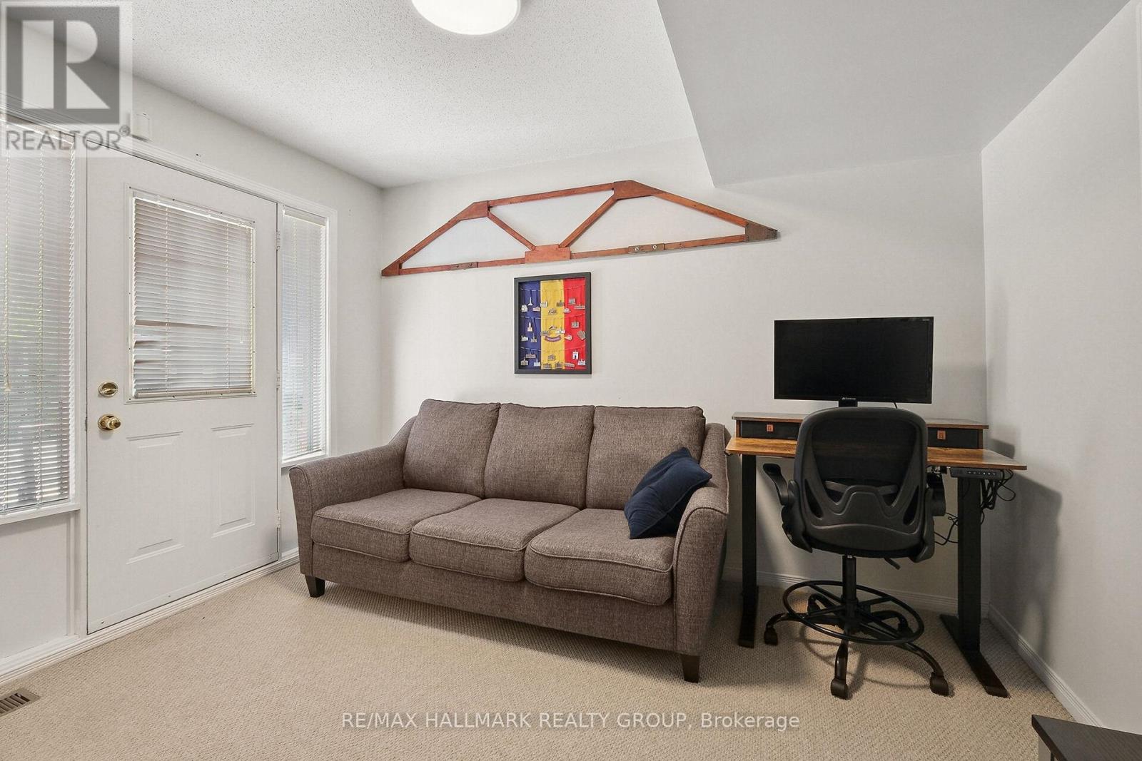 9 Radstock Private