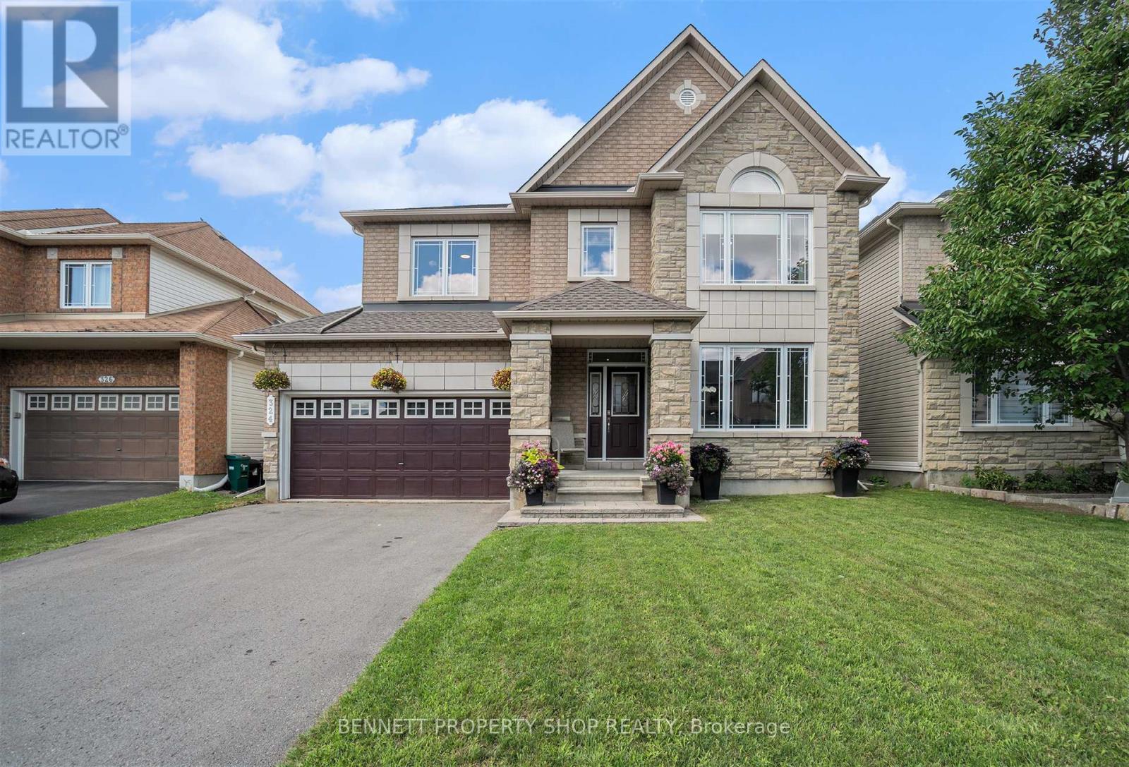 324 Fairlakes Way
