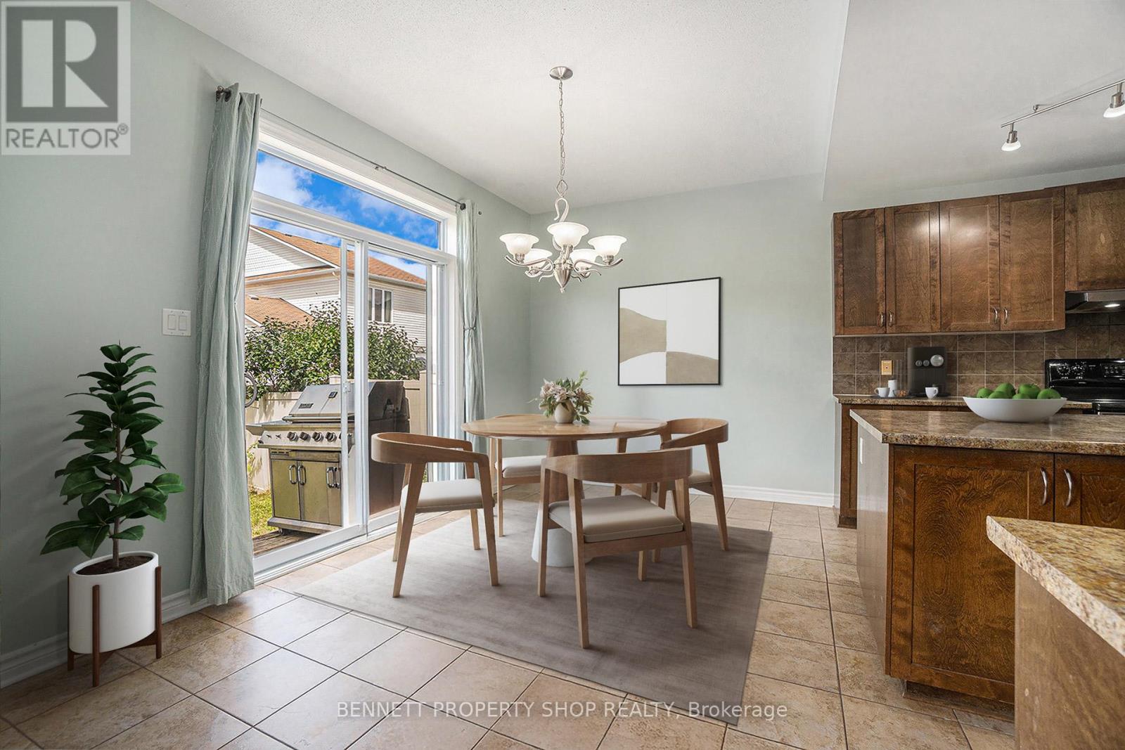 324 Fairlakes Way