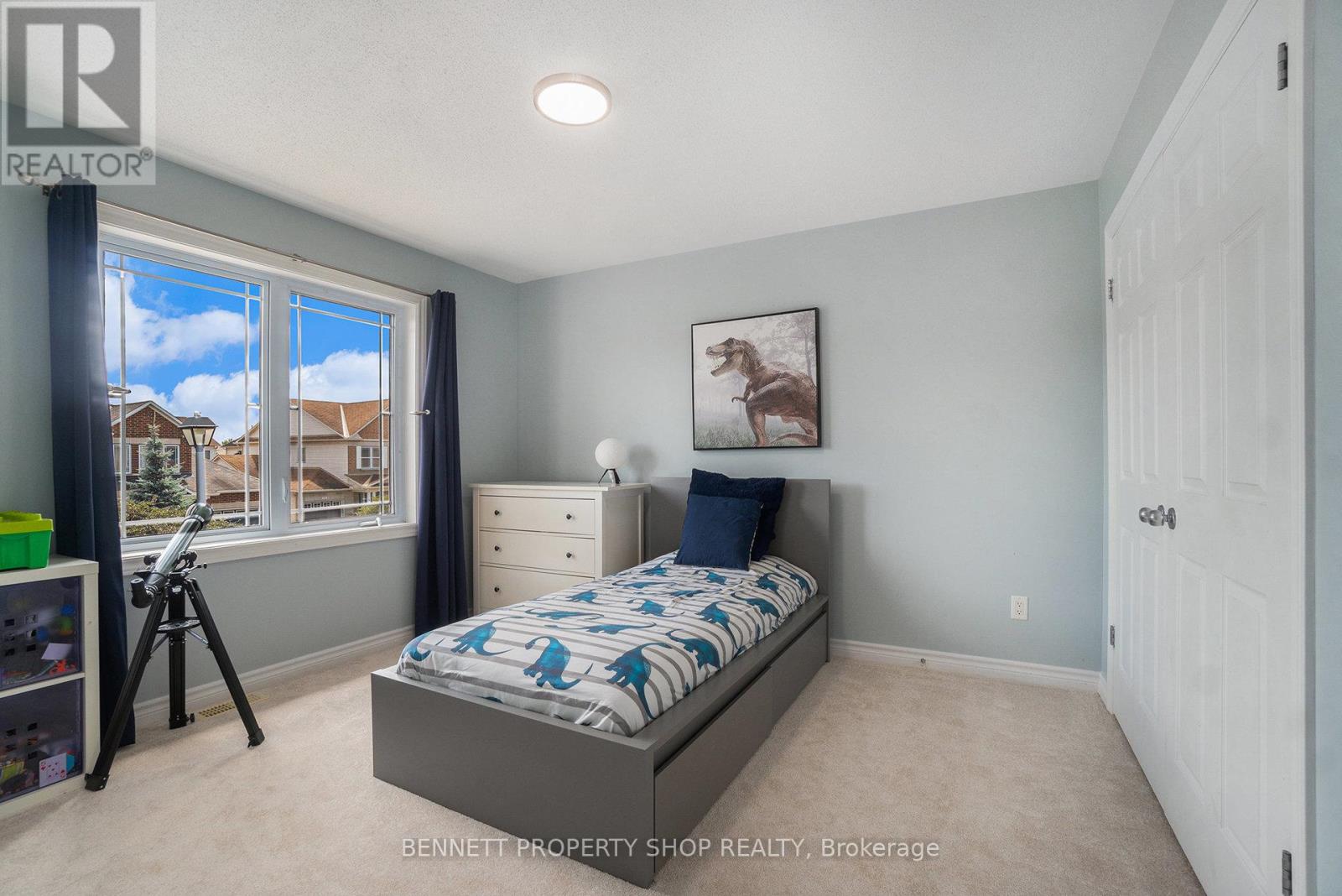 324 Fairlakes Way