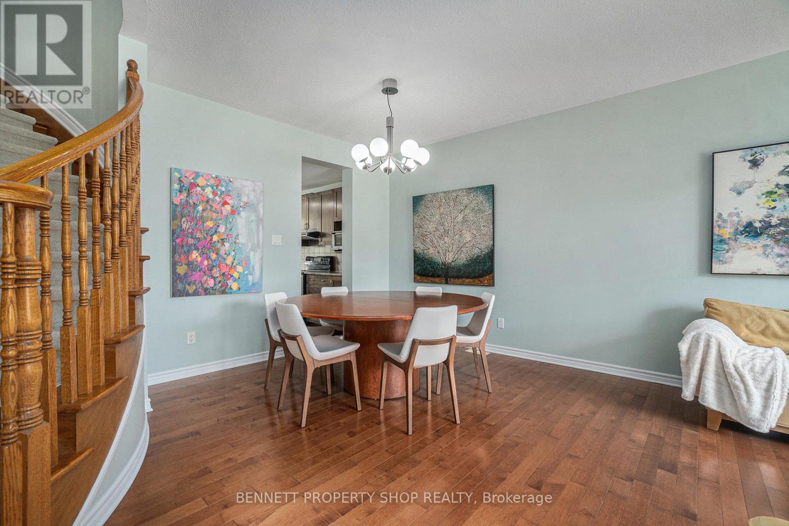 324 Fairlakes Way