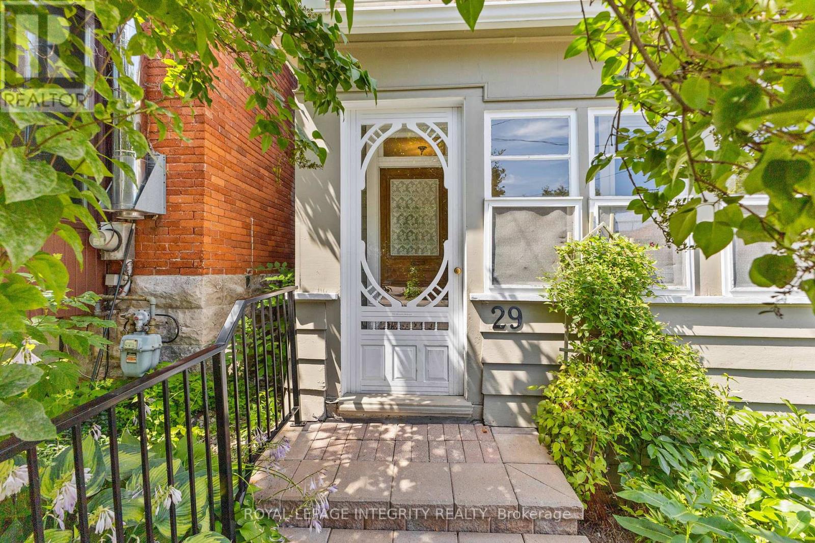 29 Strathcona Avenue