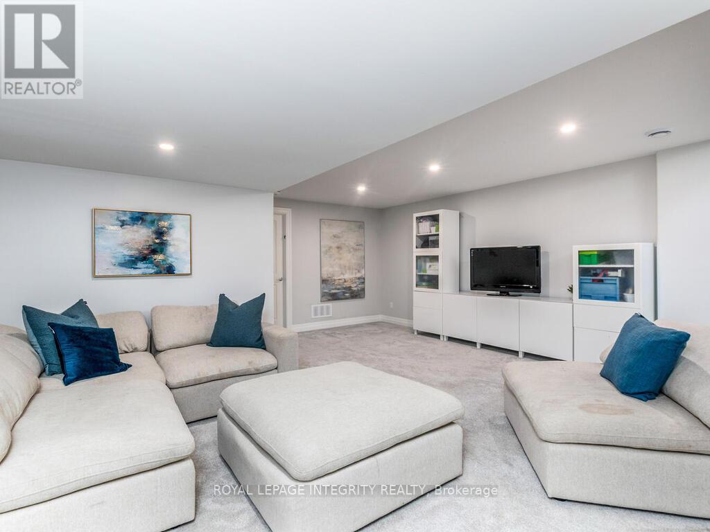 333 Proud Walk Street