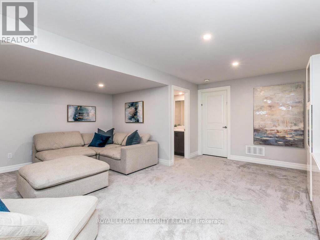 333 Proud Walk Street