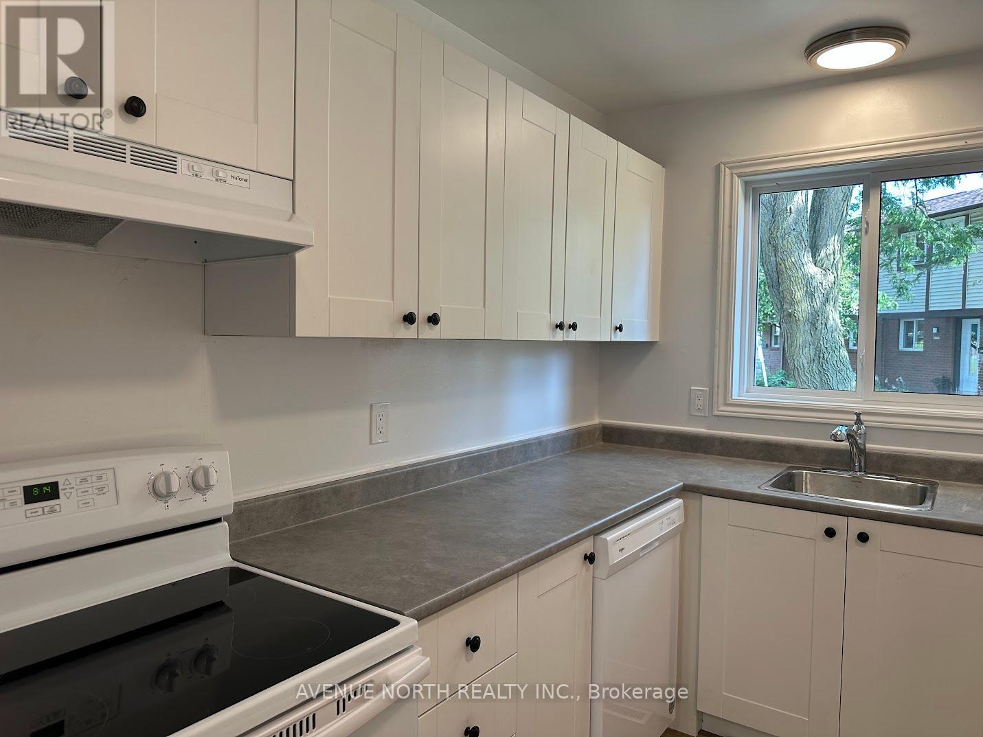 3 - 1408 Foxwell Street