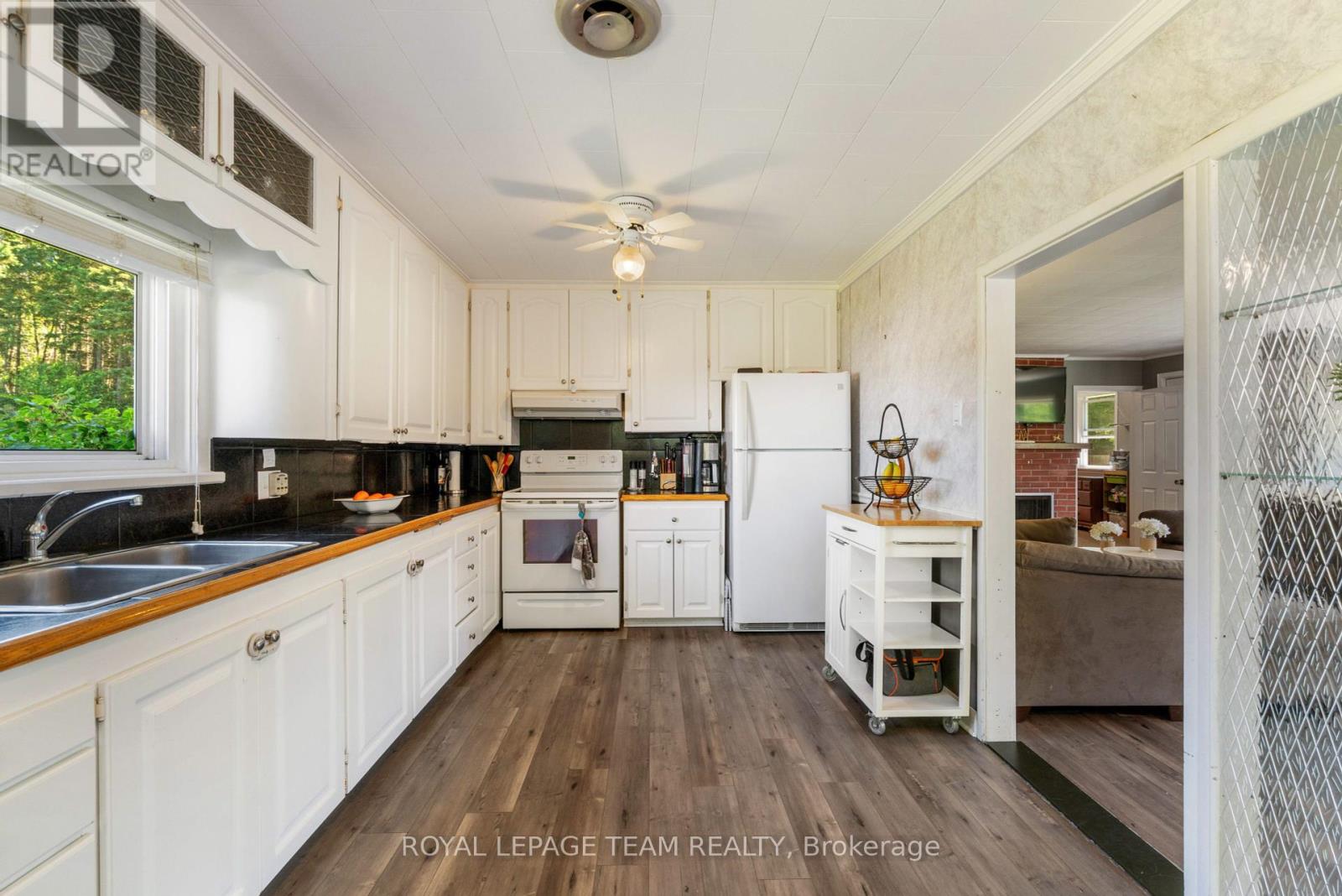 12135 County Road 2 Road