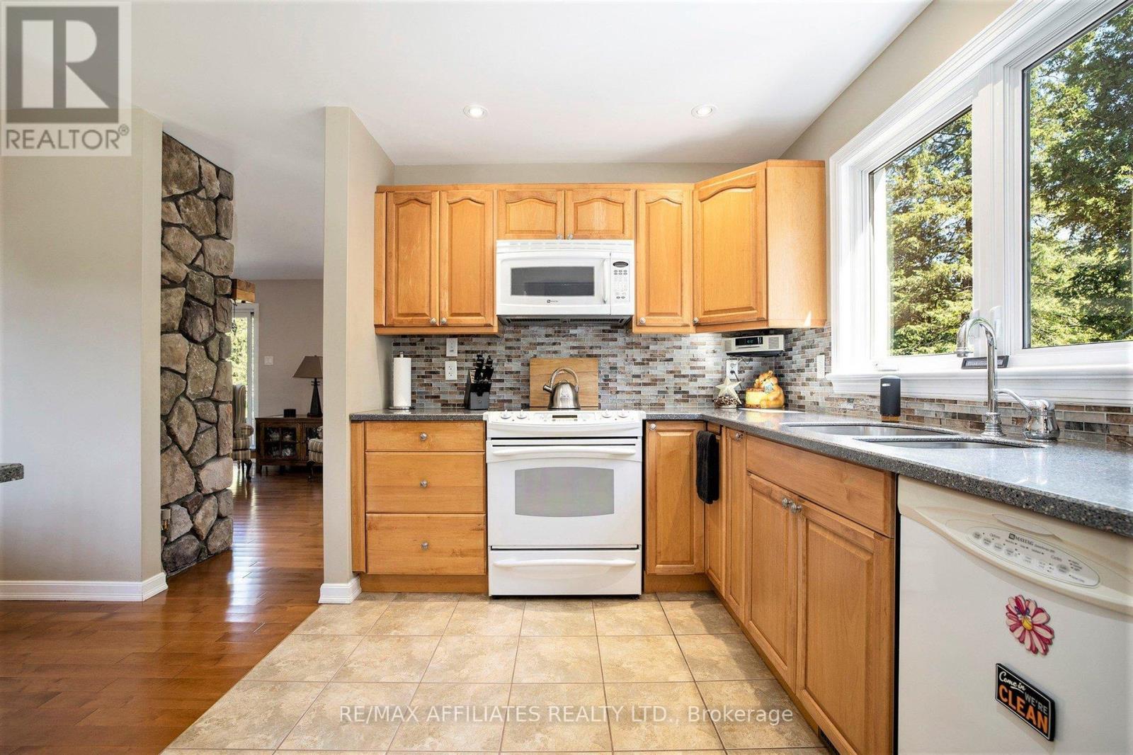 8185 Jock Trail