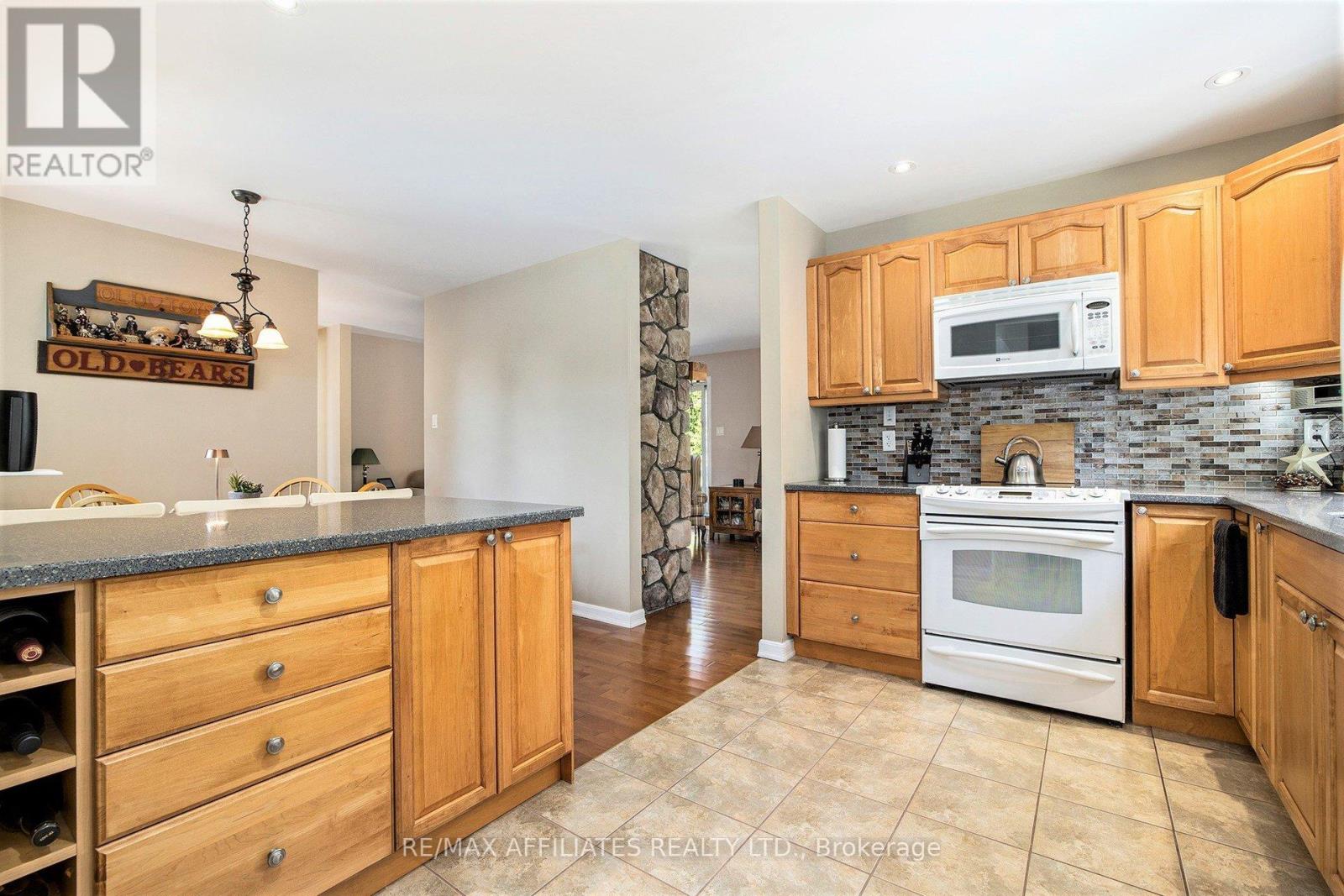 8185 Jock Trail