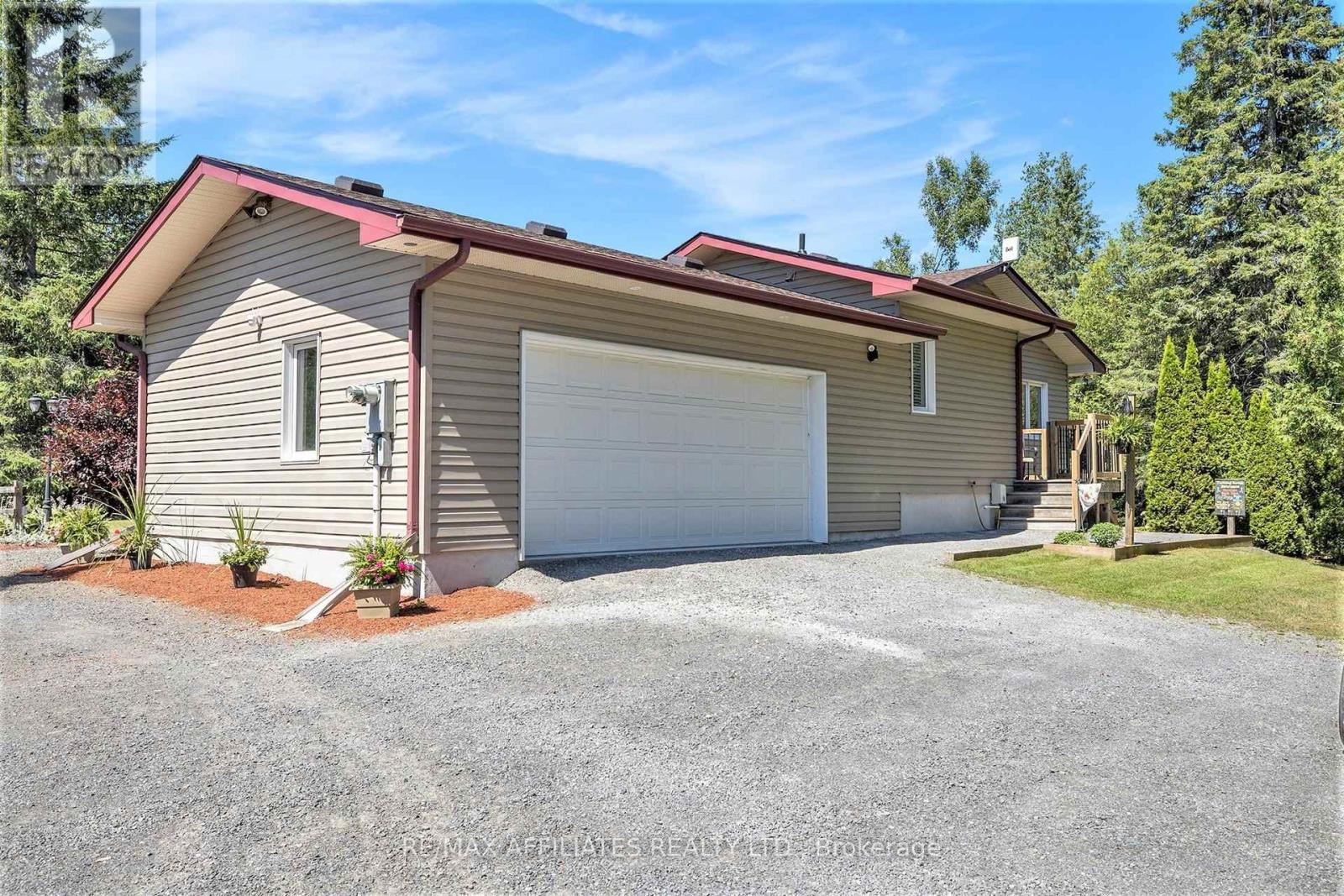 8185 Jock Trail