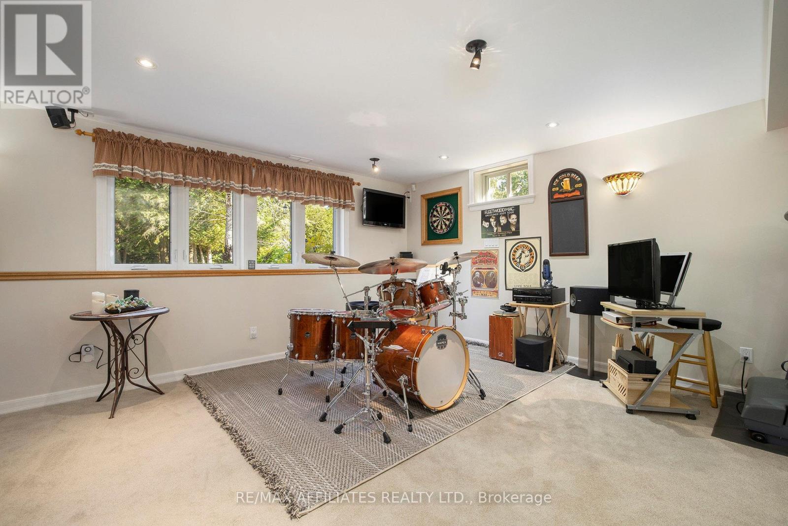 8185 Jock Trail