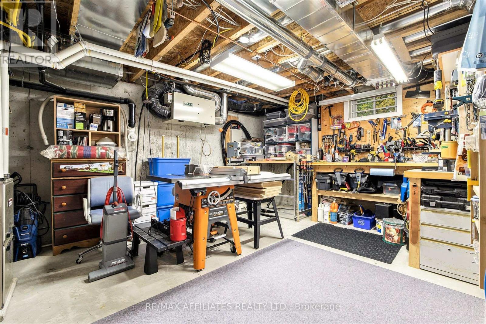 8185 Jock Trail