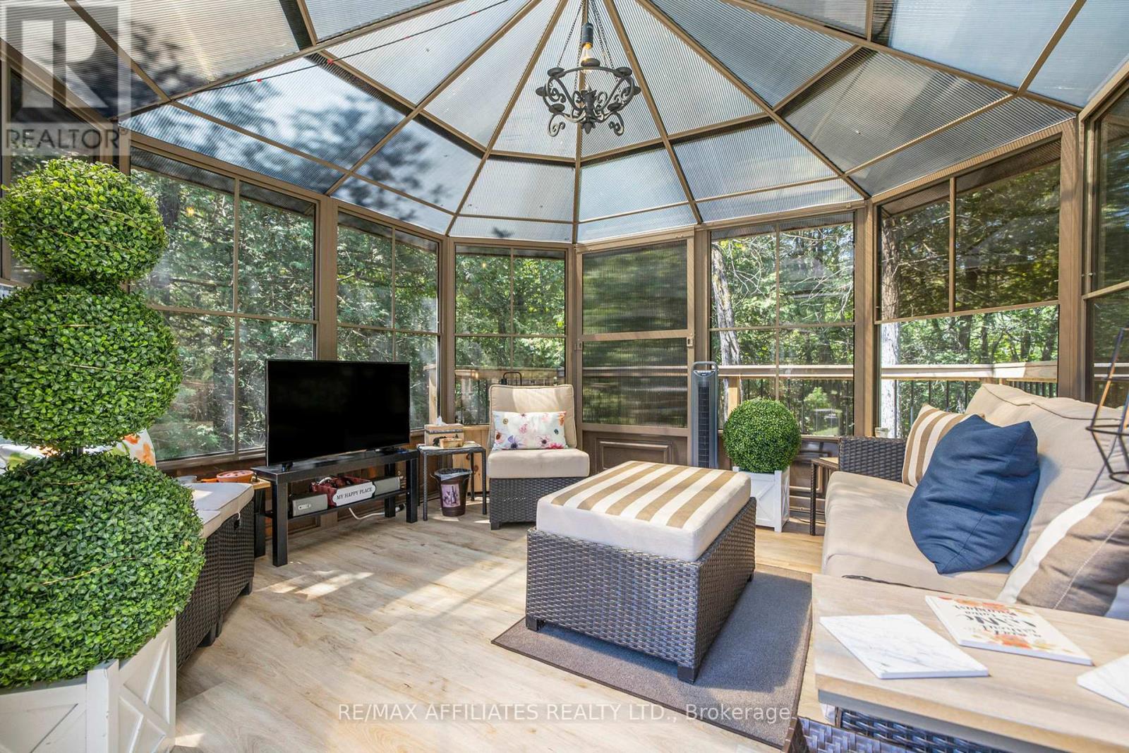 8185 Jock Trail