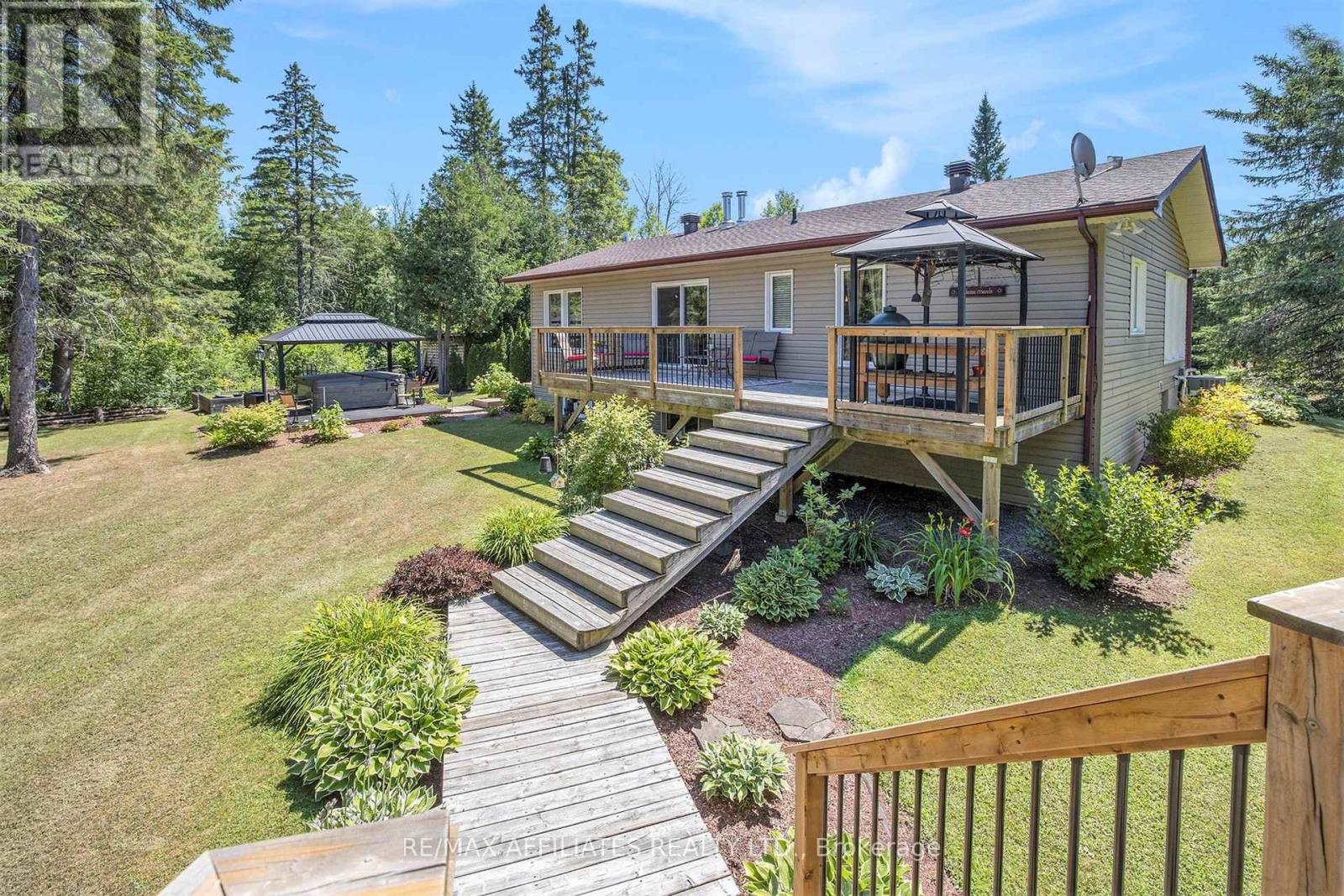 8185 Jock Trail